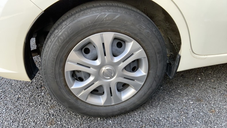 タイヤホイール前