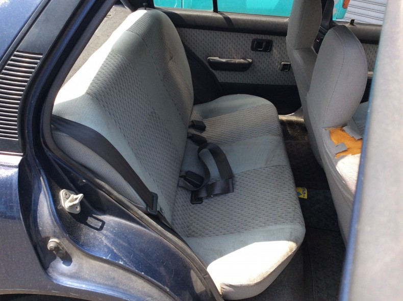 内装後方シート