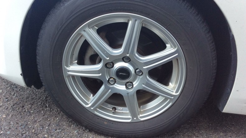 タイヤホイール前