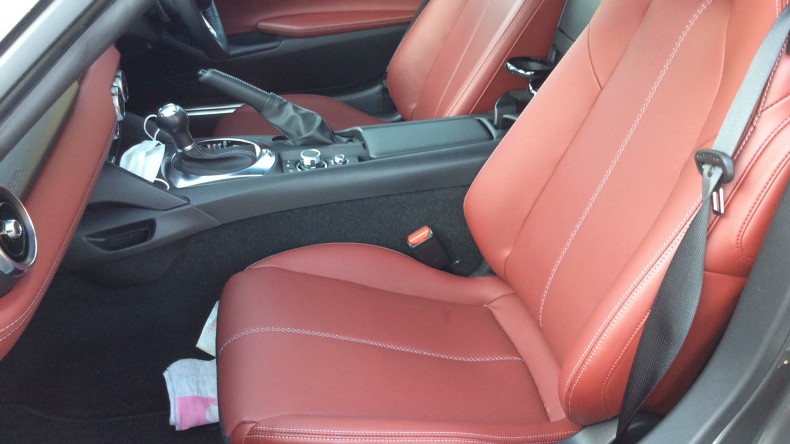 内装後方シート