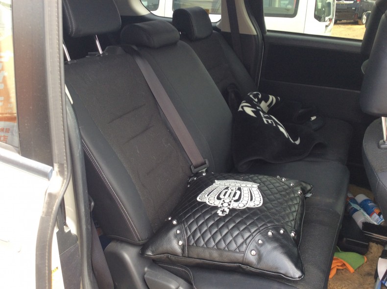 内装後方シート