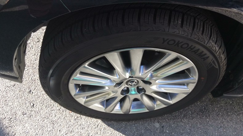 タイヤホイール前