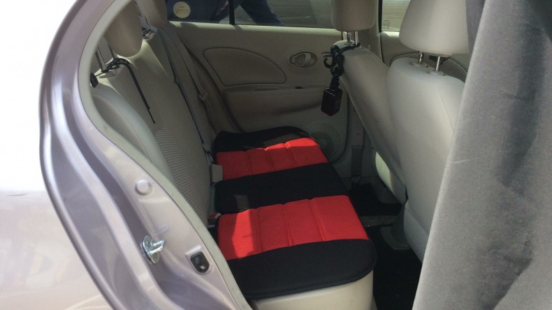 内装後方シート