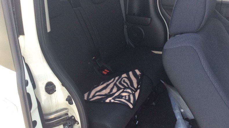 内装後方シート