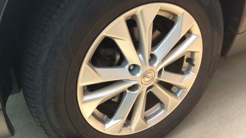 タイヤホイール前