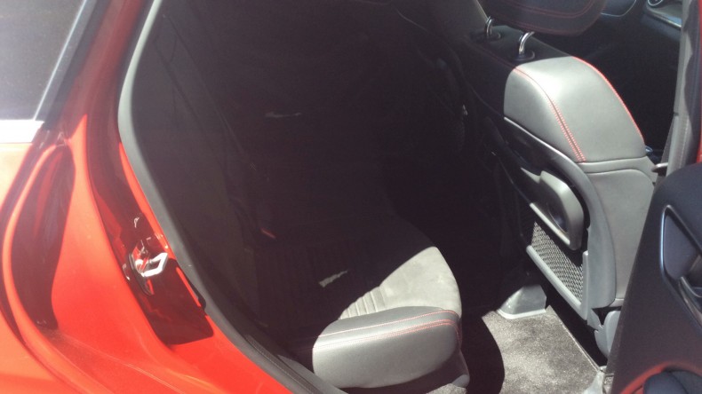 内装後方シート