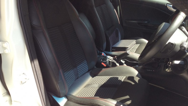 内装前方シート