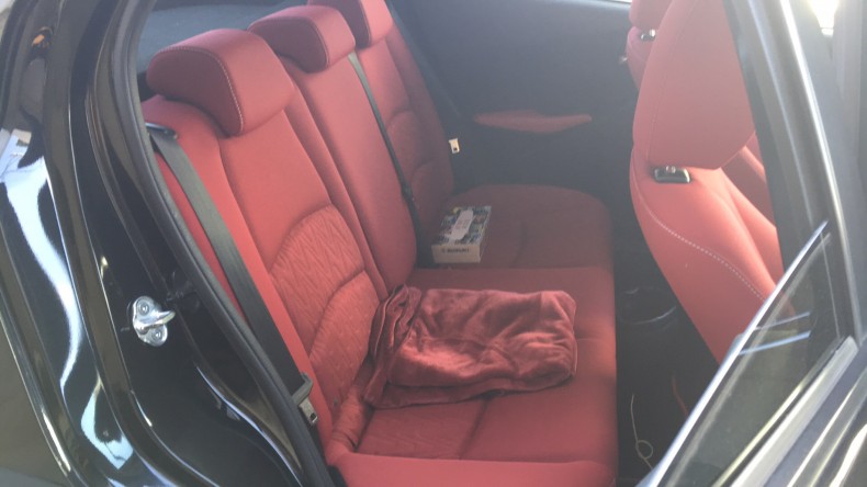 内装後方シート