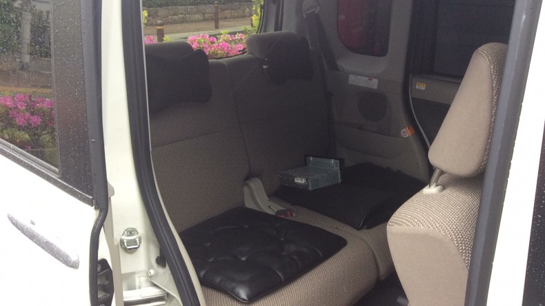 内装後方シート