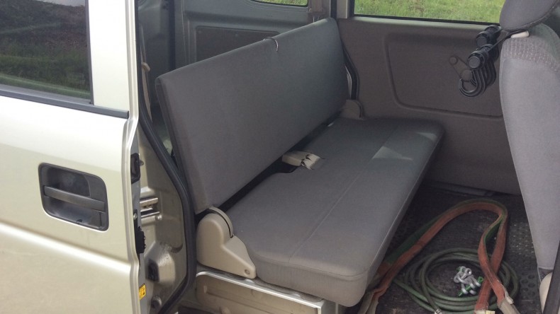 内装後方シート