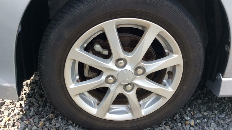 タイヤホイール前