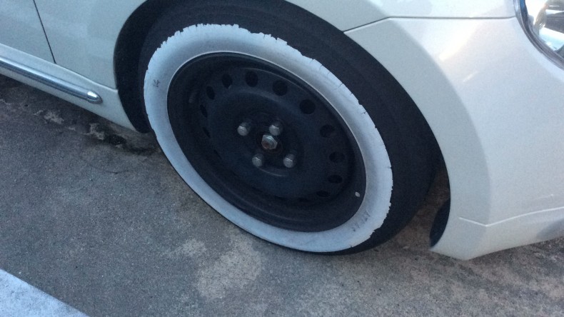 タイヤホイール前
