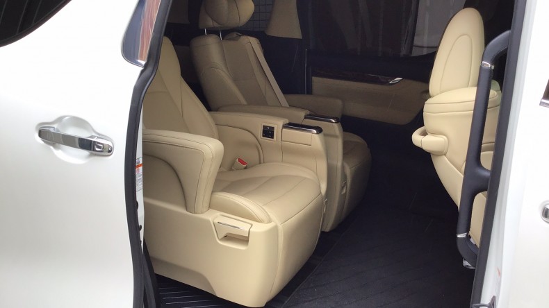 内装後方シート