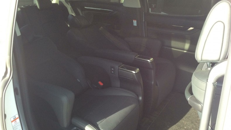 内装後方シート