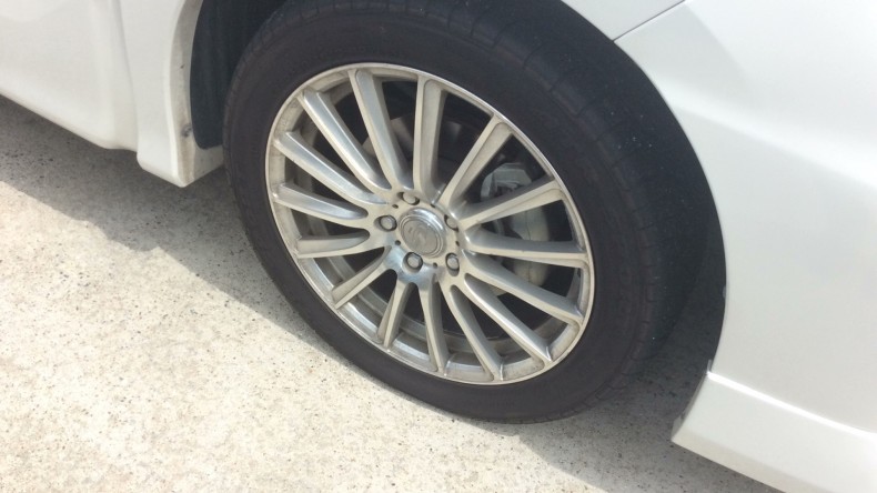 タイヤホイール前