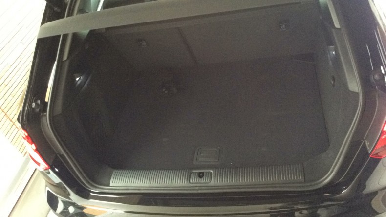 内装トランク