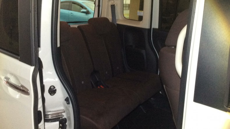 内装後方シート