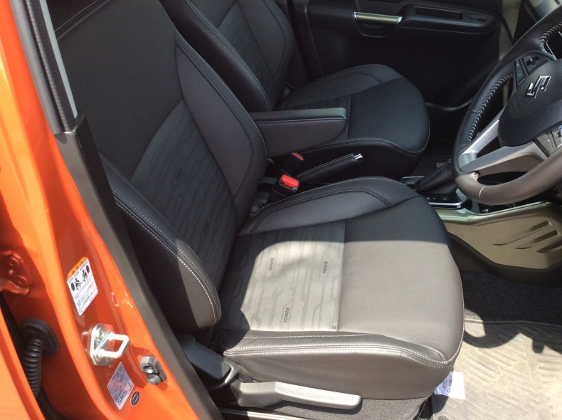 内装前方シート