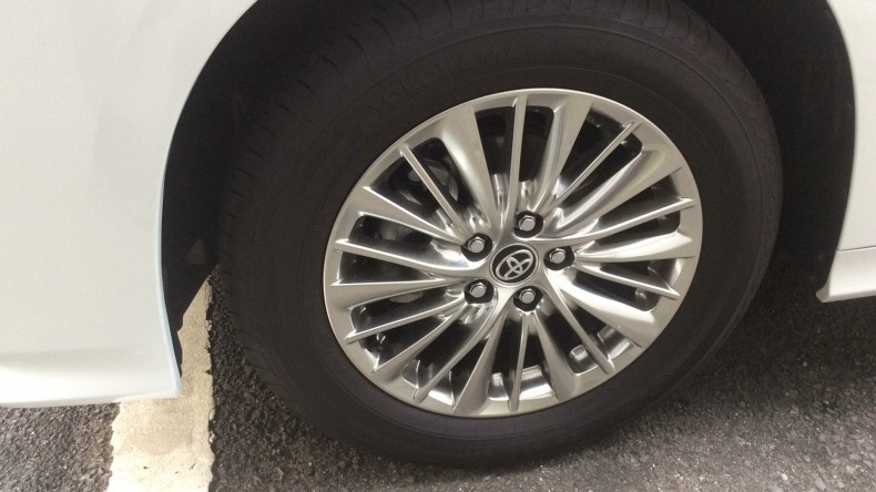 タイヤホイール前