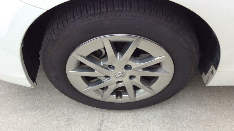 タイヤホイール前