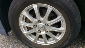 タイヤホイール前