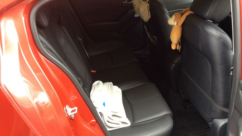 内装後方シート