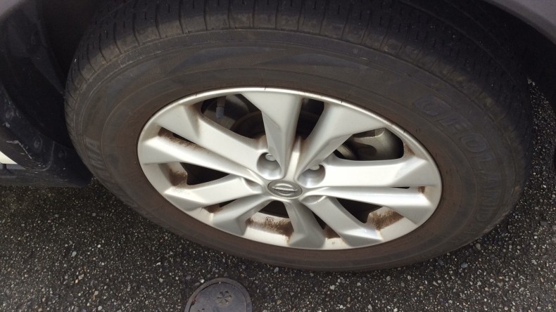 タイヤホイール前