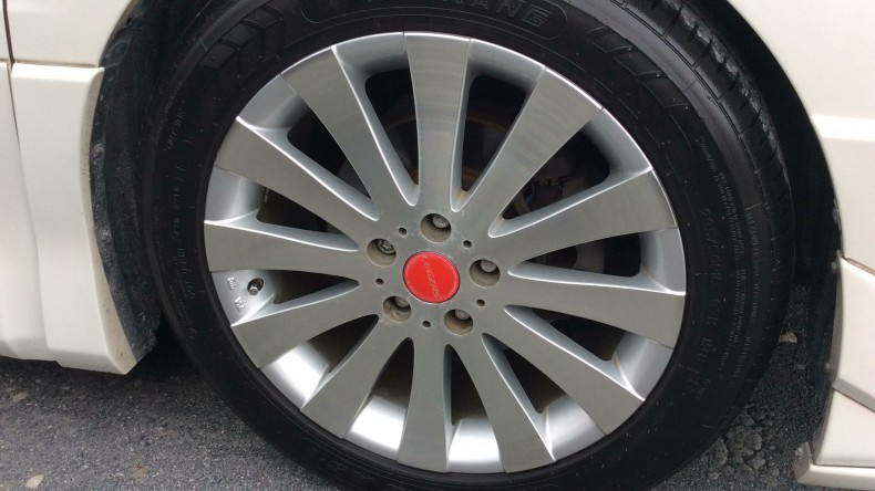 タイヤホイール前