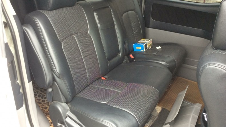 内装後方シート