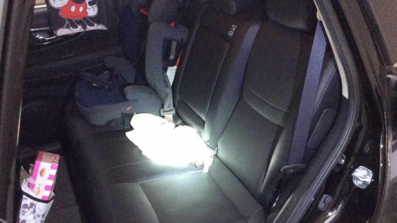 内装後方シート