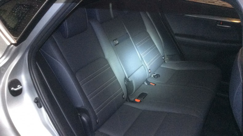 内装後方シート