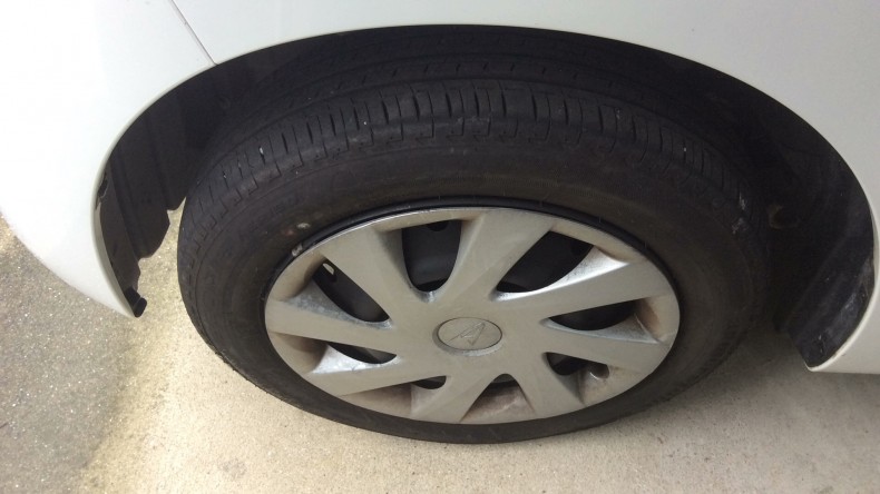 タイヤホイール前