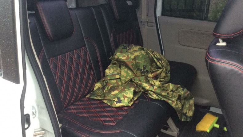 内装後方シート