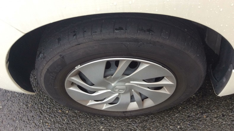 タイヤホイール前