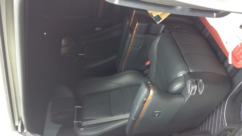 内装後方シート