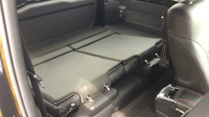 内装後方シート