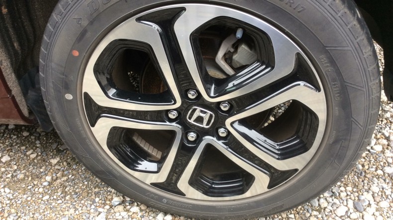 タイヤホイール前