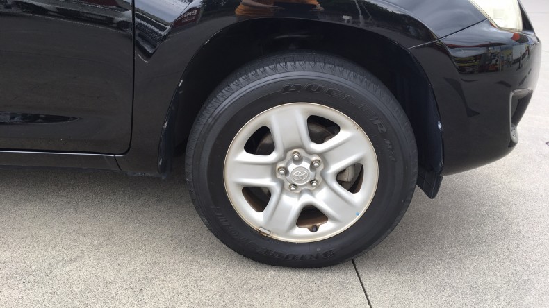 タイヤホイール前