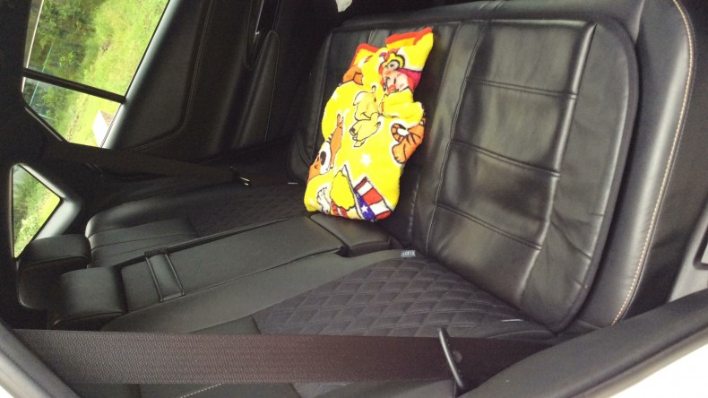 内装後方シート