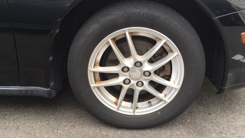 タイヤホイール前