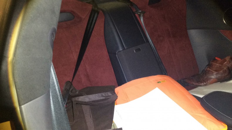 内装後方シート