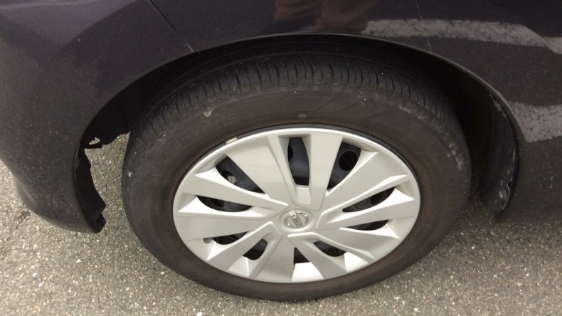 タイヤホイール前