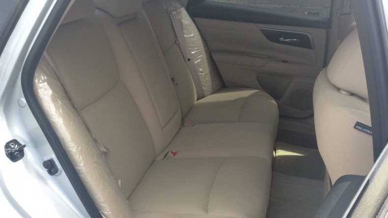 内装後方シート