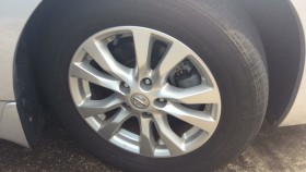 タイヤホイール前