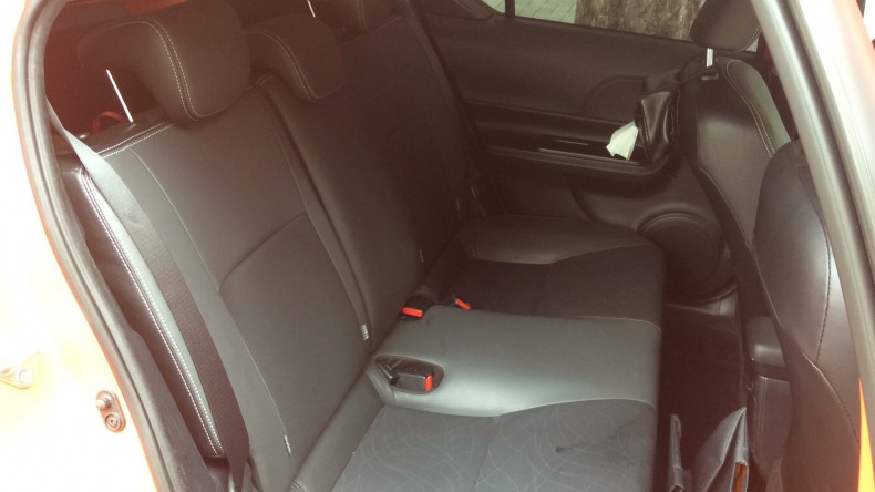 内装後方シート