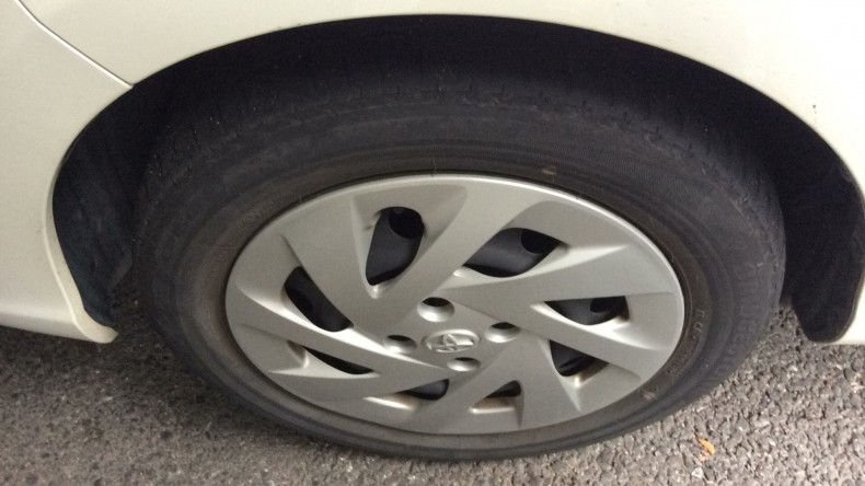 タイヤホイール前