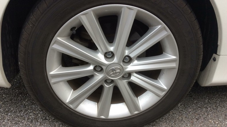 タイヤホイール前