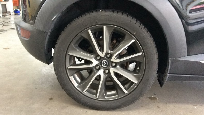 タイヤホイール前