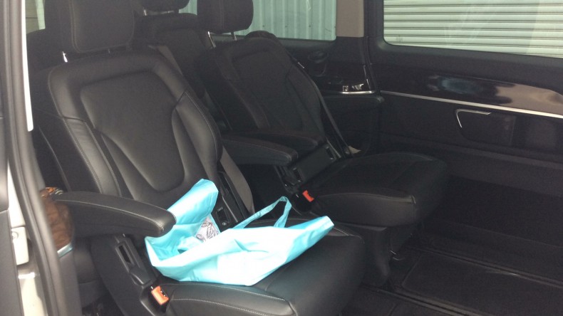 内装後方シート