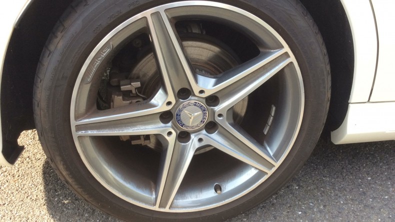 タイヤホイール前